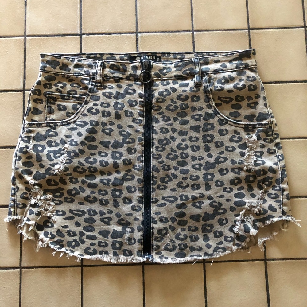 Leopard print mini skirt 13